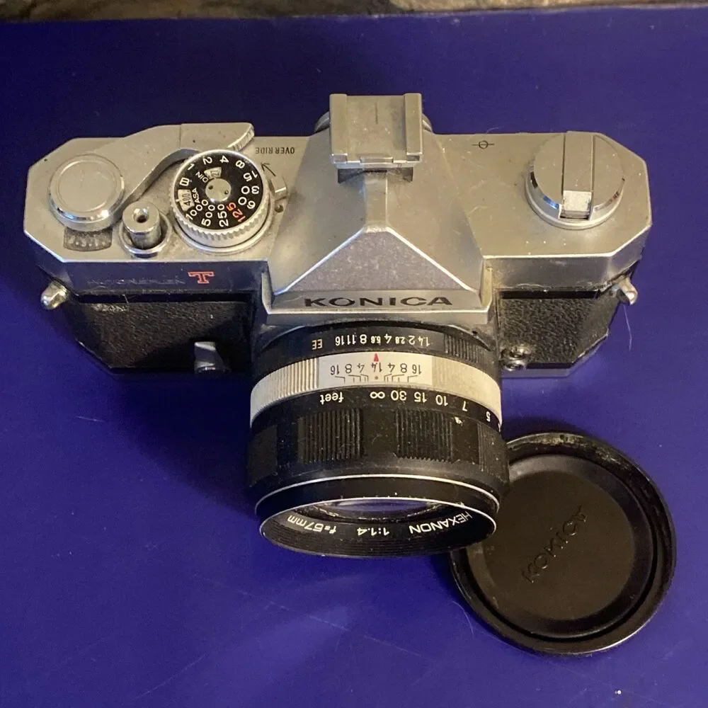 Vintage KONICA AUTOREFLEX T 35mm SLR Film Camera and Lens - UNTESTED